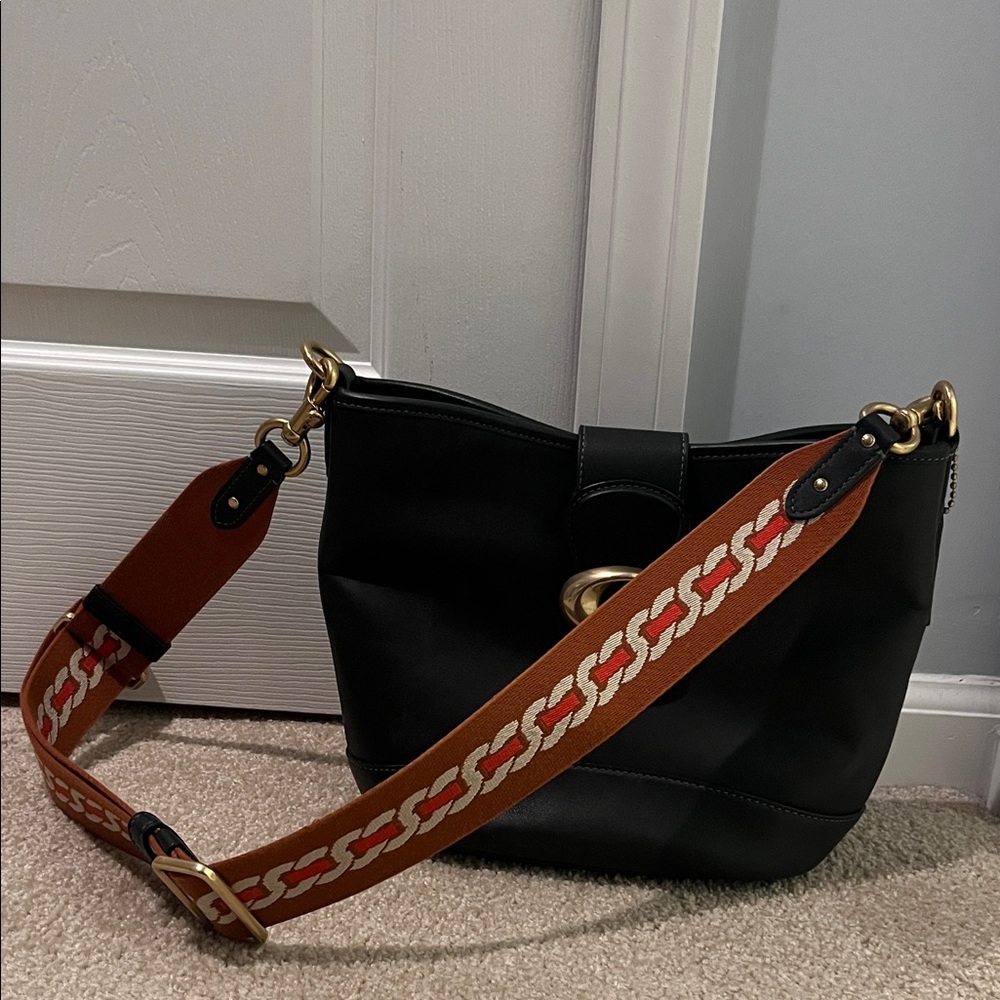 New coach black purse with 2 straps